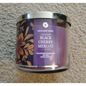Bath & Body Works – Black Cherry Merlot 3-Wick Candle